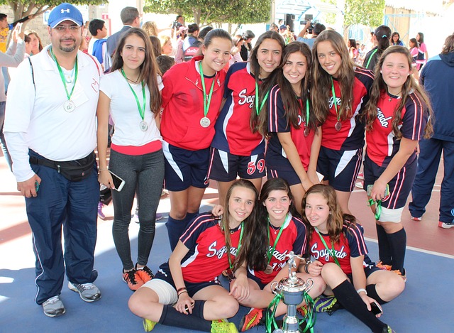 势是在进攻 势是在进攻